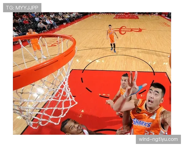 封盖犯规如何判定？从NBA和CBA的规则差异到实战运用
